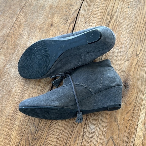 Crown Vintage Gray Suede Boots - Picture 6 of 6